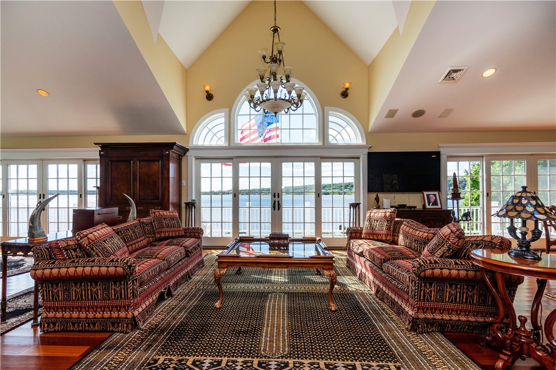 68 Melbourn Road Warwick, RI 02886 - Photo 31 of 50