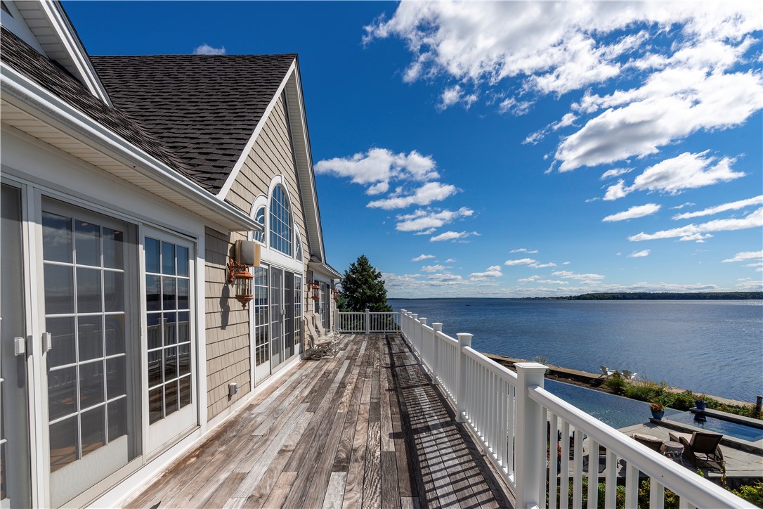 68 Melbourn Road Warwick, RI 02886 - Photo 38 of 50