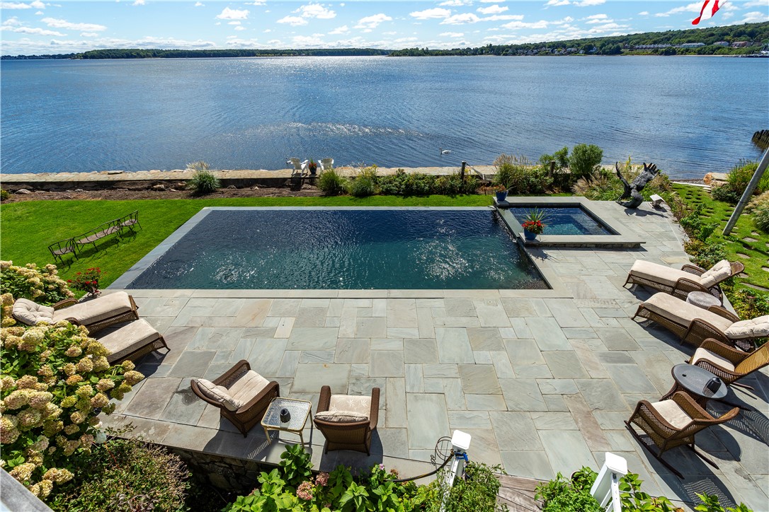 68 Melbourn Road Warwick, RI 02886 - Photo 40 of 50