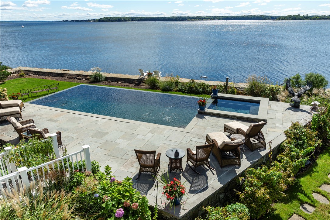 68 Melbourn Road Warwick, RI 02886 - Photo 41 of 50