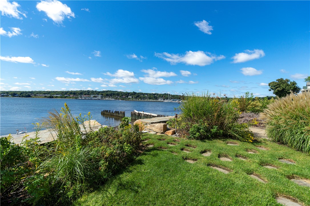 68 Melbourn Road Warwick, RI 02886 - Photo 44 of 50