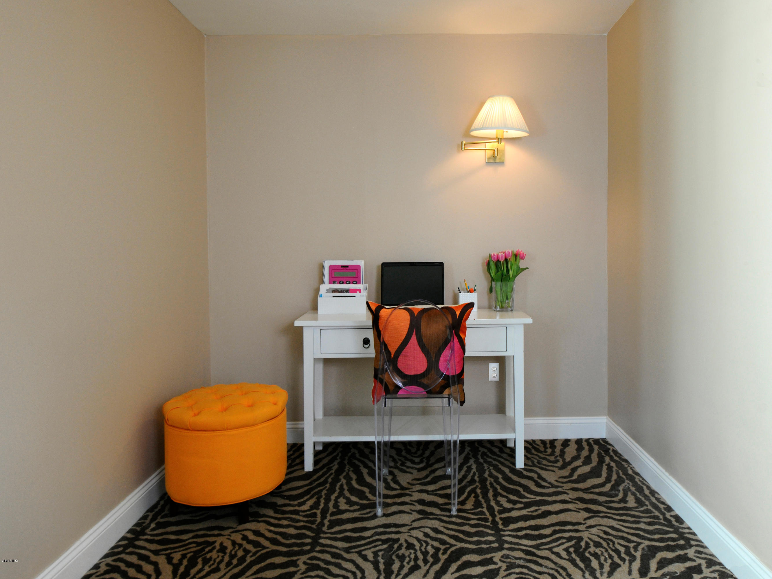 23 Pierce Road Riverside, CT 06878 - Photo 10 of 26 a living room with furniture