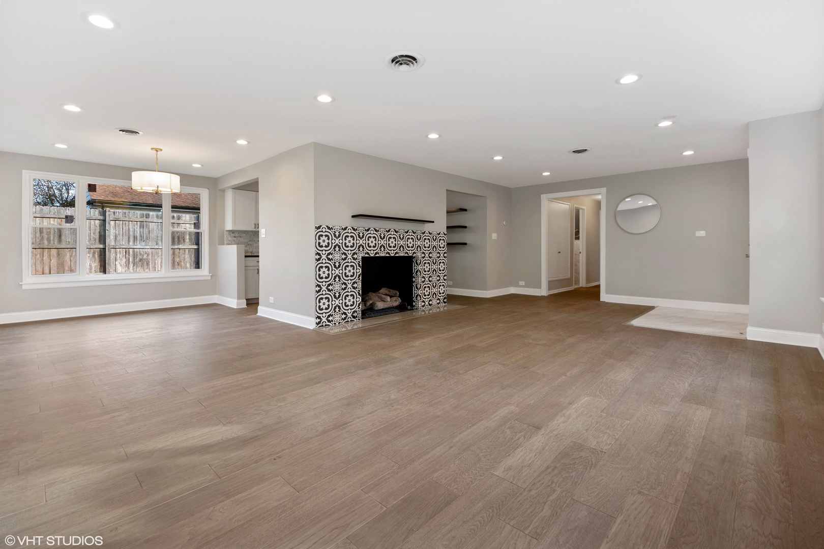 745 Indian Road Glenview, IL 60025 - Photo 4 of 20