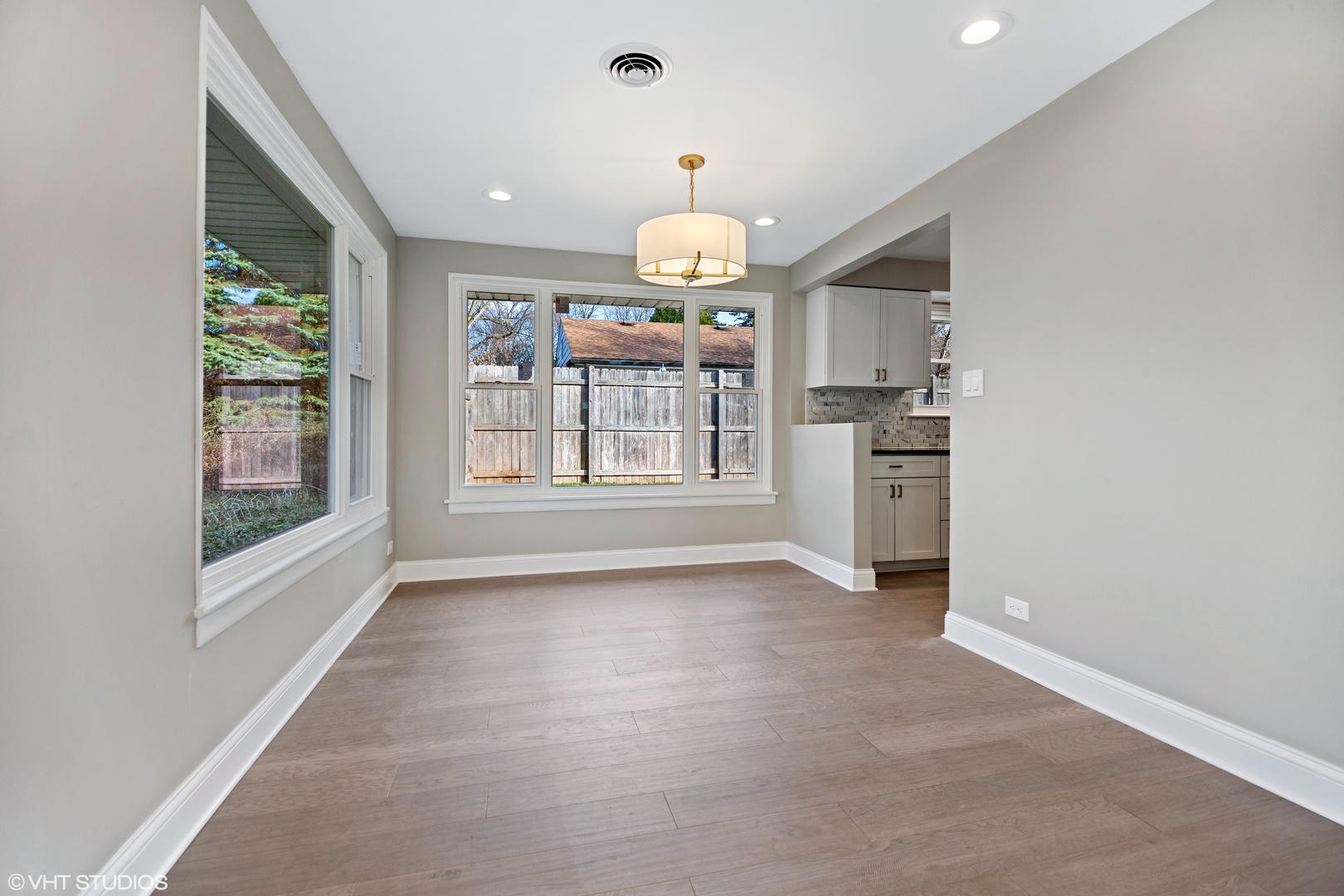 745 Indian Road Glenview, IL 60025 - Photo 5 of 20