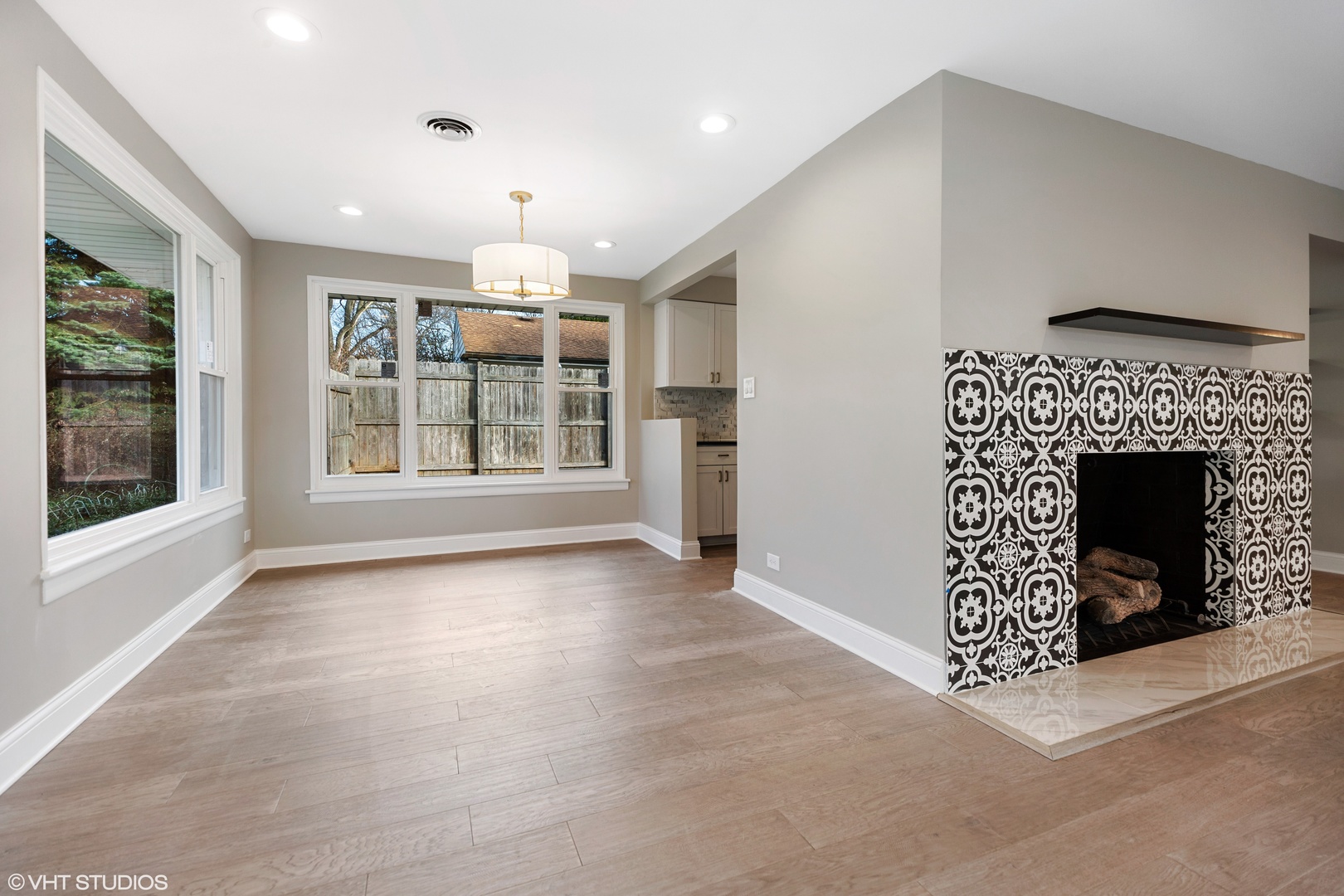 745 Indian Road Glenview, IL 60025 - Photo 6 of 20