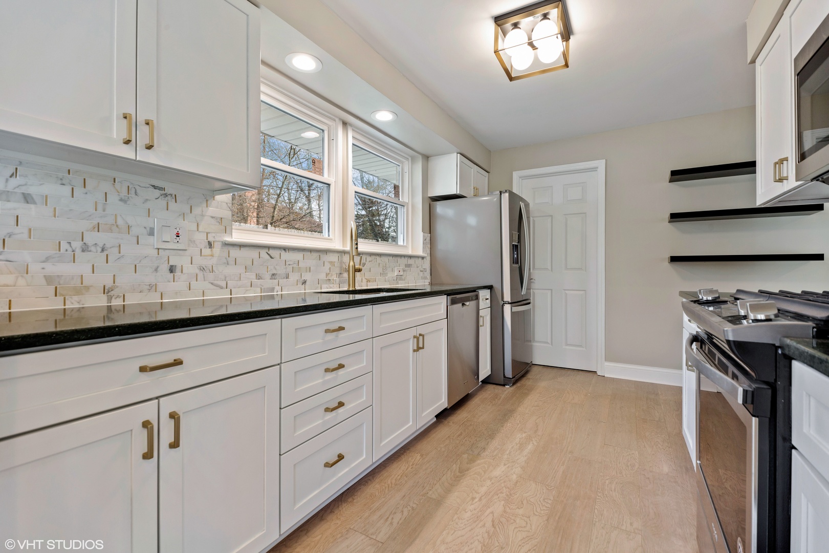 745 Indian Road Glenview, IL 60025 - Photo 8 of 20