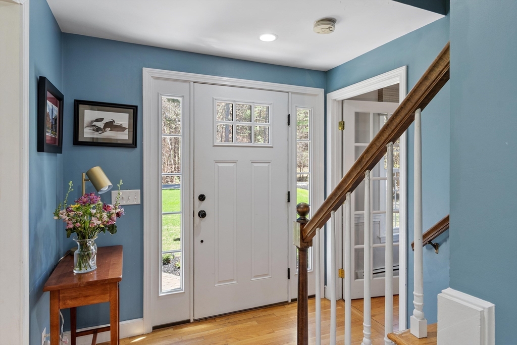 112 Stonecleave Road North Andover, MA 01845 - Photo 3 of 38 Gallery Image 3