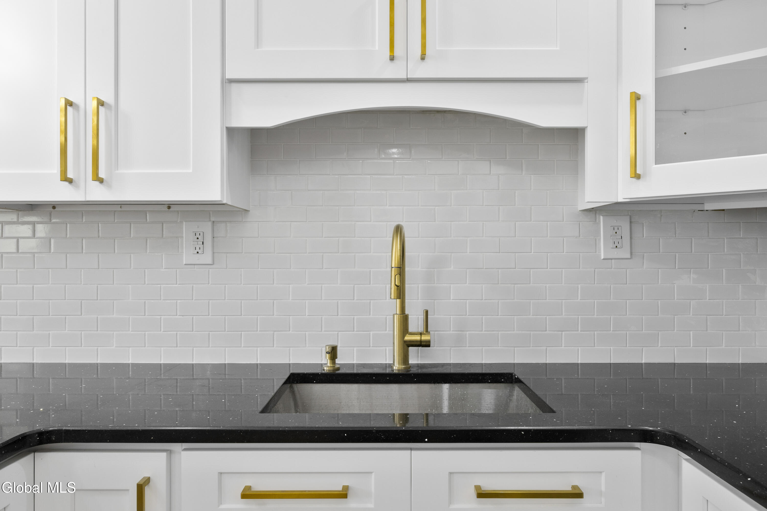 789 Troy Schenectady Road Latham, NY 12110 - Photo 18 of 37 18