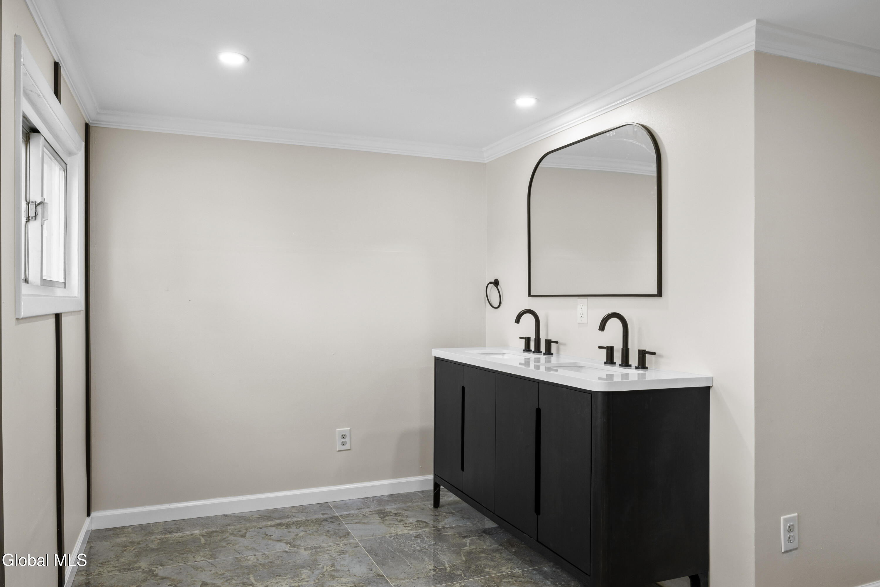 789 Troy Schenectady Road Latham, NY 12110 - Photo 29 of 37 29