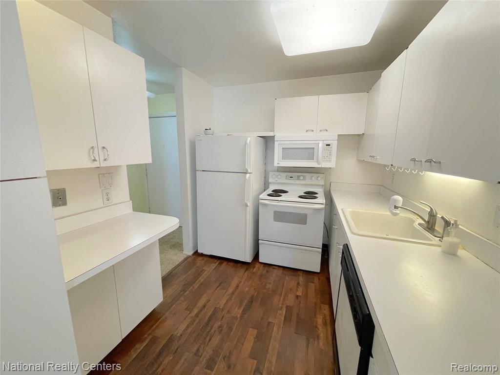 28422 8 Mile Road, Unit B9 Farmington, MI 48336 - Photo 6 of 23 Gallery Image 6