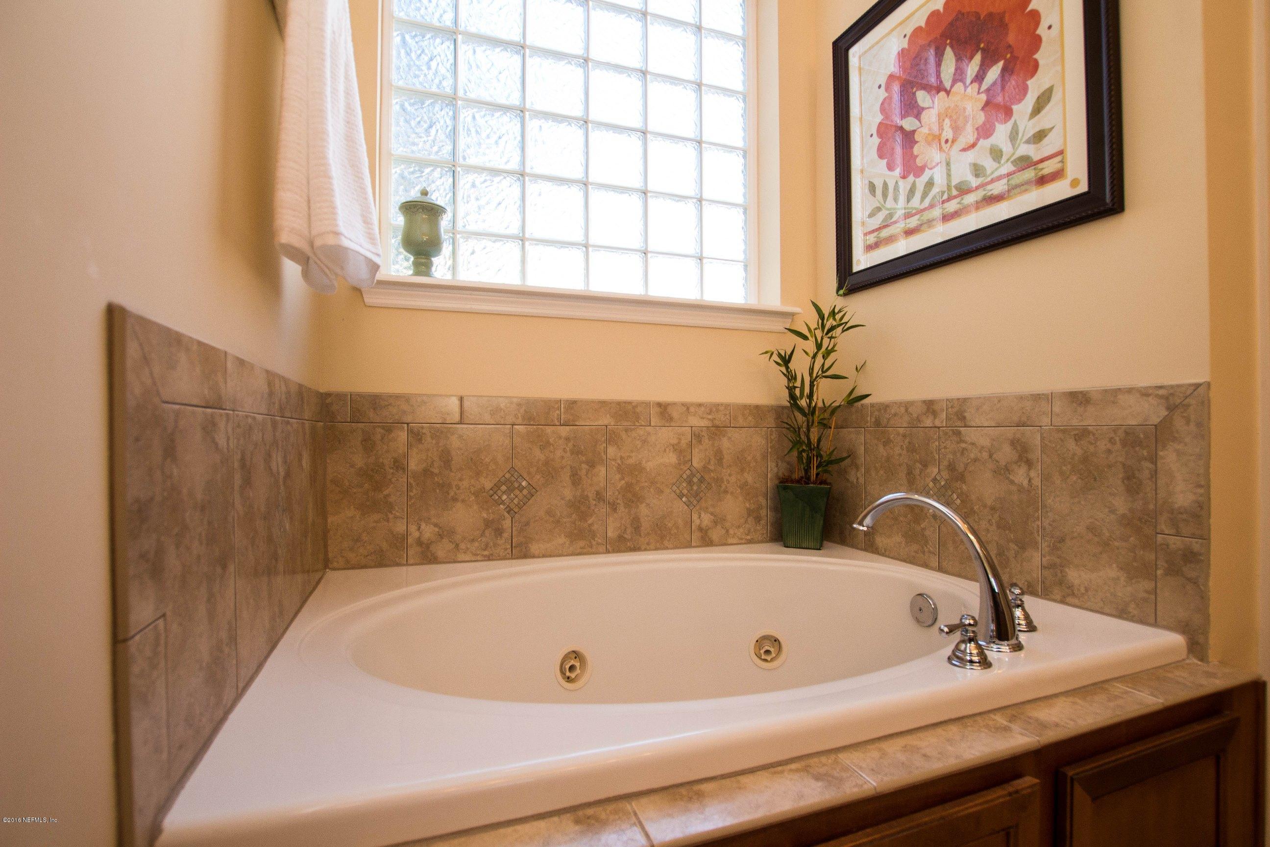 625 Rothmoor Lane St. Johns, FL 32259 - Photo 34 of 59 Jetted Garden Tub