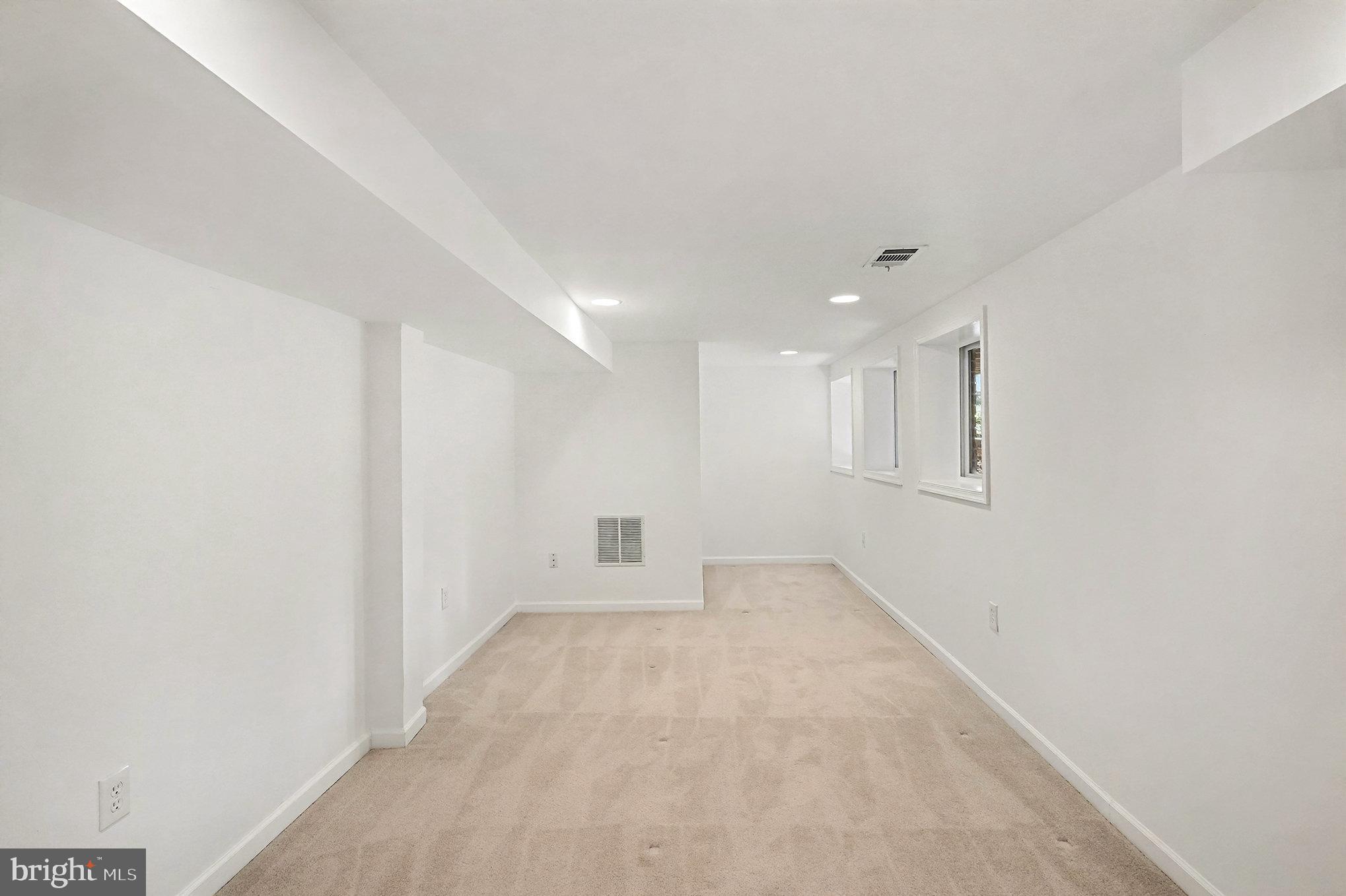 18316 Cabin Road Triangle, VA 22172 - Photo 27 of 42 a view of an empty room