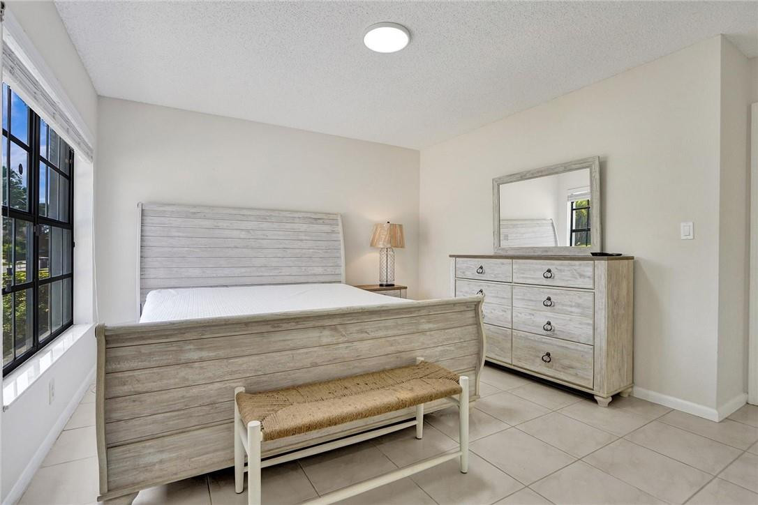 10066 Camelback Lane Boca Raton, FL 33498 - Photo 16 of 34 a view of room and window