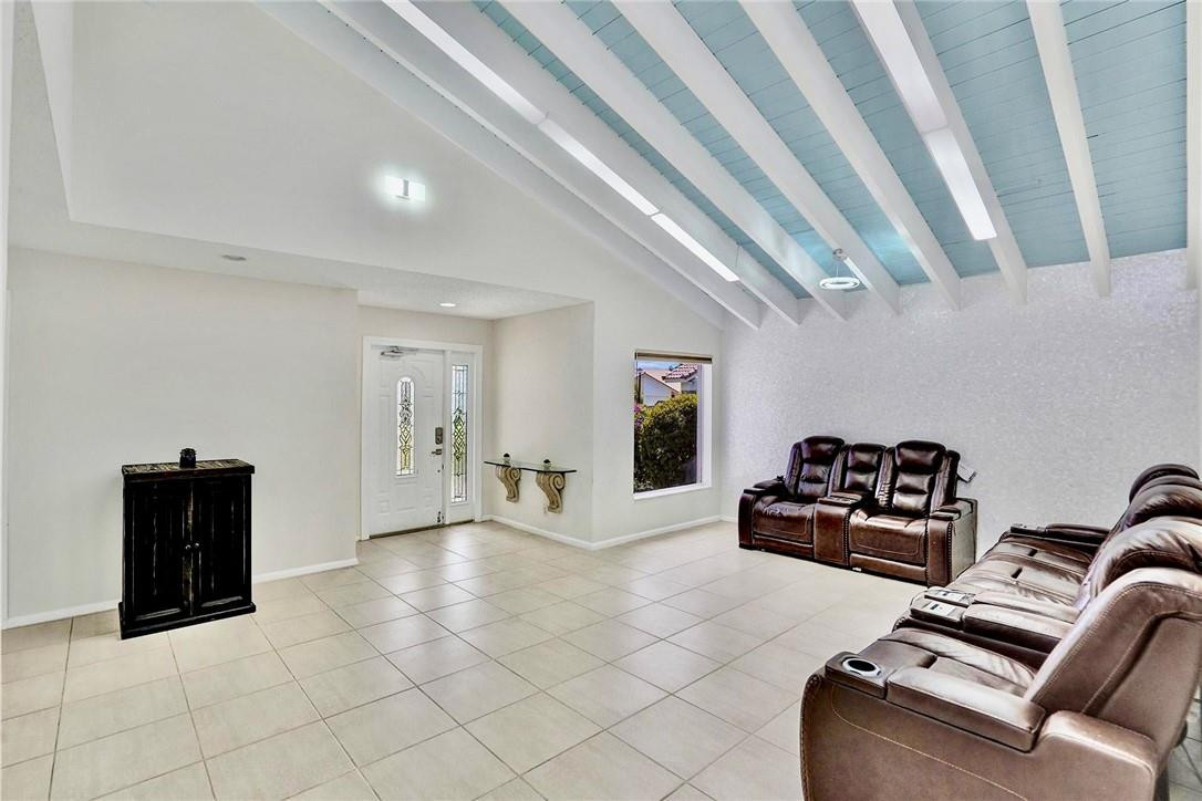 10066 Camelback Lane Boca Raton, FL 33498 - Photo 5 of 34 a living room with furniture