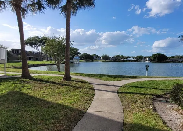 $125,000 | 302 Lake Parsons Green, Unit 102, Brandon, FL 33511
