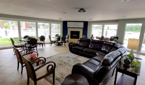 $125,000 | 302 Lake Parsons Green, Unit 102, Brandon, FL 33511