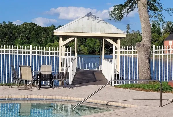 $125,000 | 302 Lake Parsons Green, Unit 102, Brandon, FL 33511