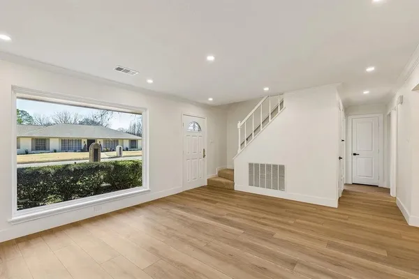 $2,999 | 1704 Venetian Circle, Arlington, TX 76013