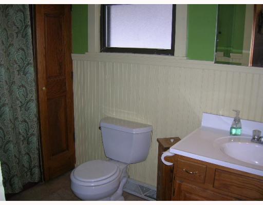 166 Redwood Road Acme, PA 15610 - Photo 10 of 16 Master Bath/Spa.