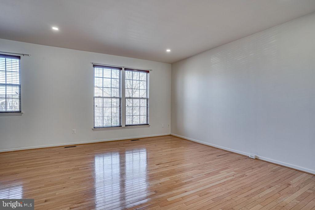 13262 Revillo Loop Woodbridge, VA 22191 - Photo 2 of 32 Bright and airy open space awaits.
