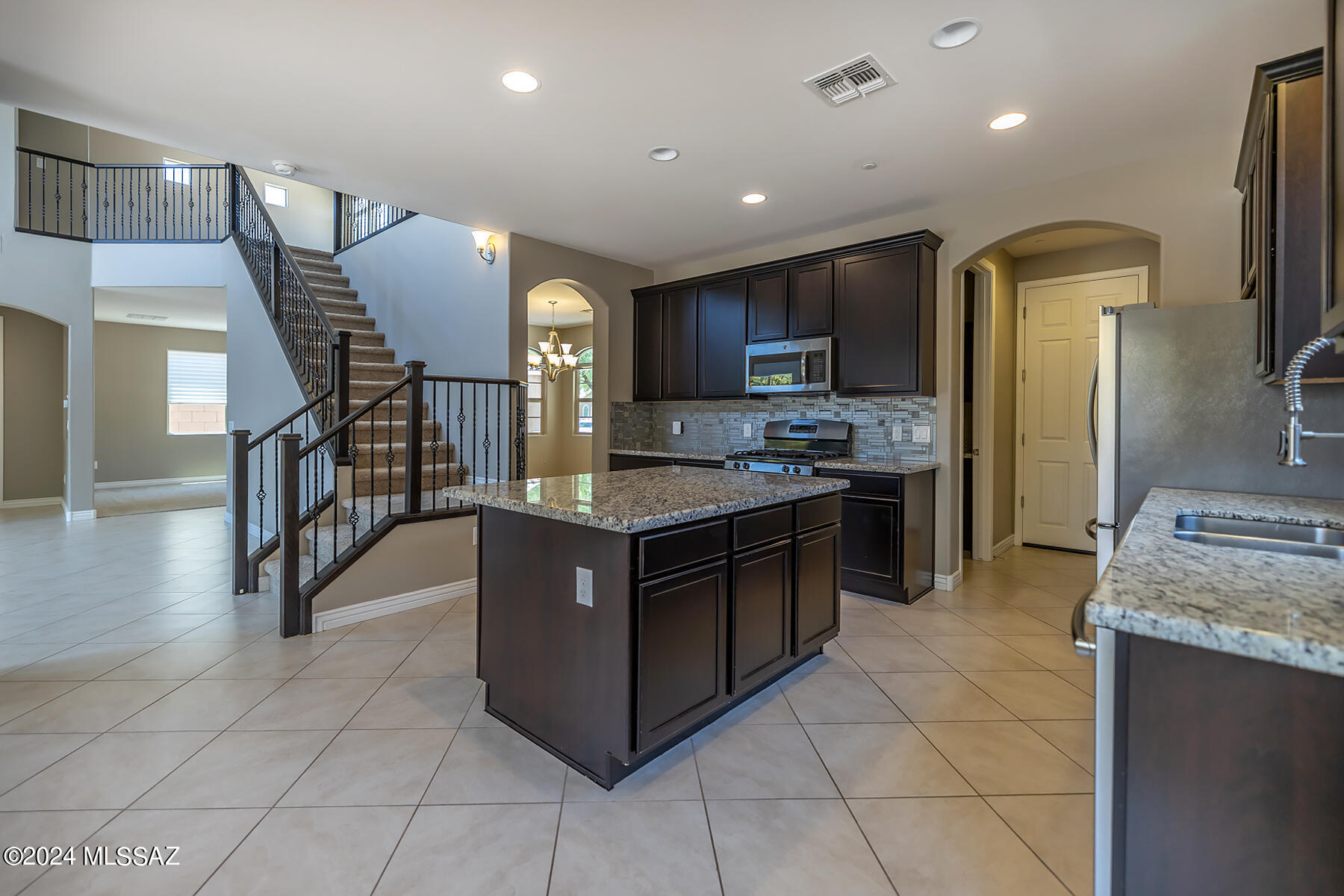 8526 North Gaetano Loop Tucson, AZ 85742 - Photo 13 of 49