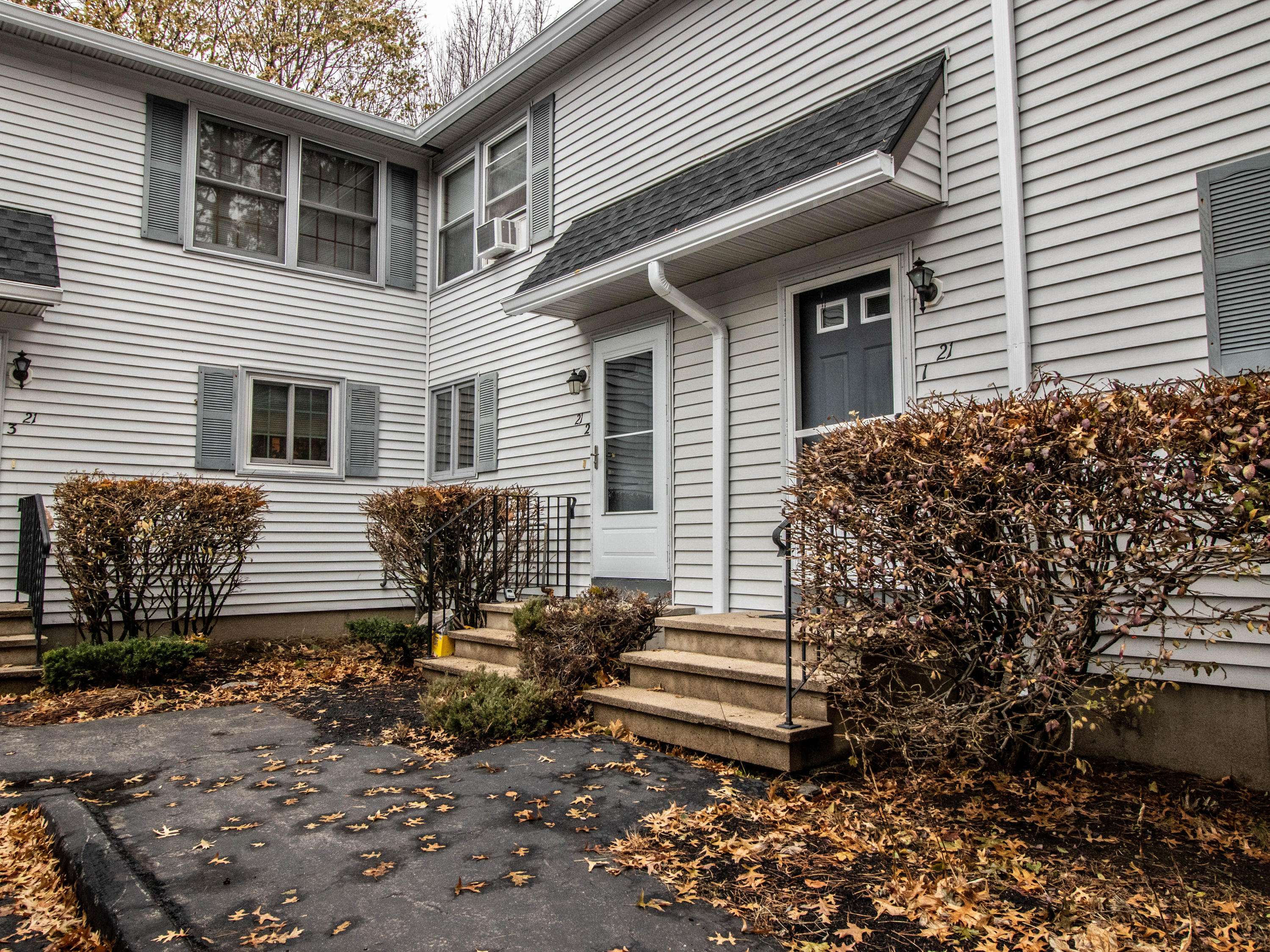 21 Valley Street, Unit 2 South Portland, ME 04106 - Photo 2 of 21 _MG_8995
