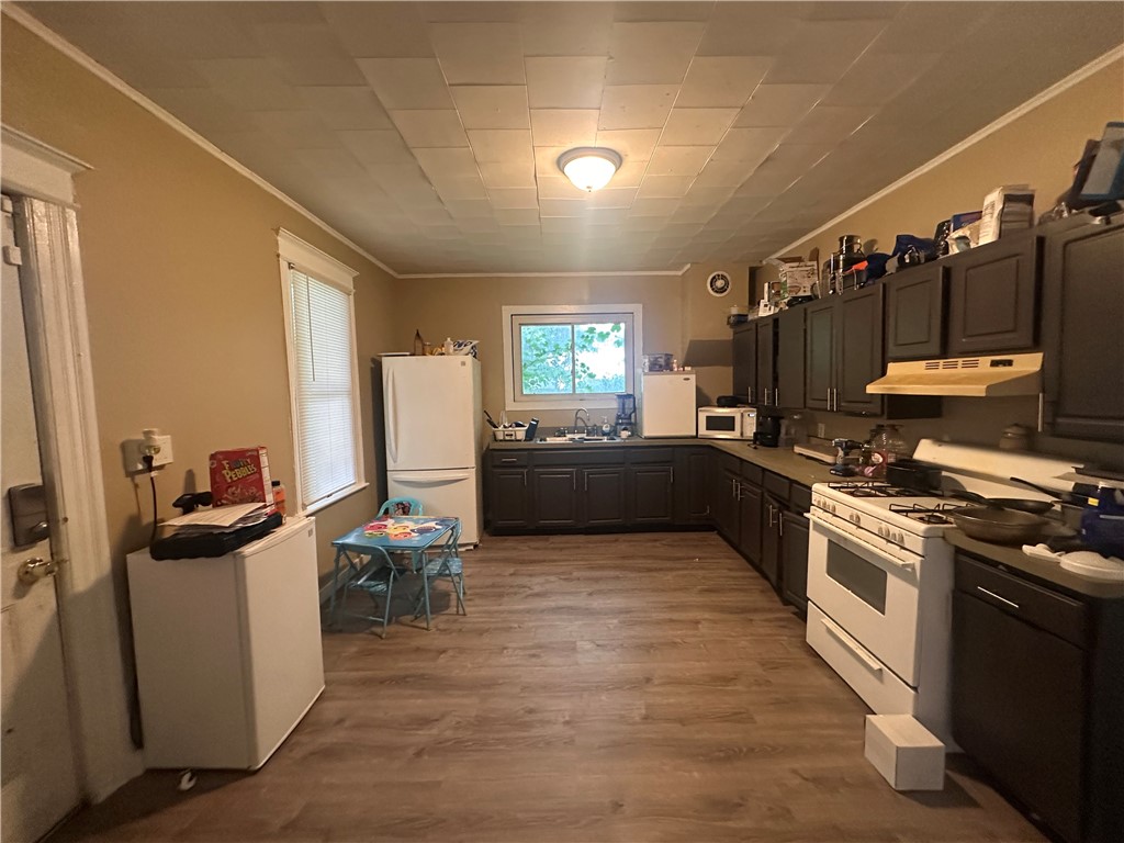 345 4th Street Rochester, NY 14605 - Photo 6 of 8
