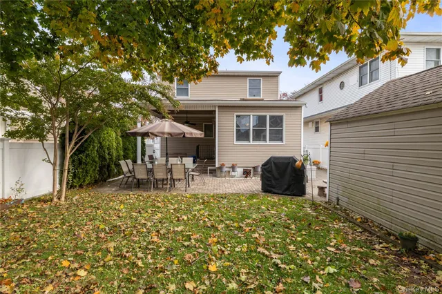 $899,000 | 959 North 5th Street, New Hyde Park, NY 11040