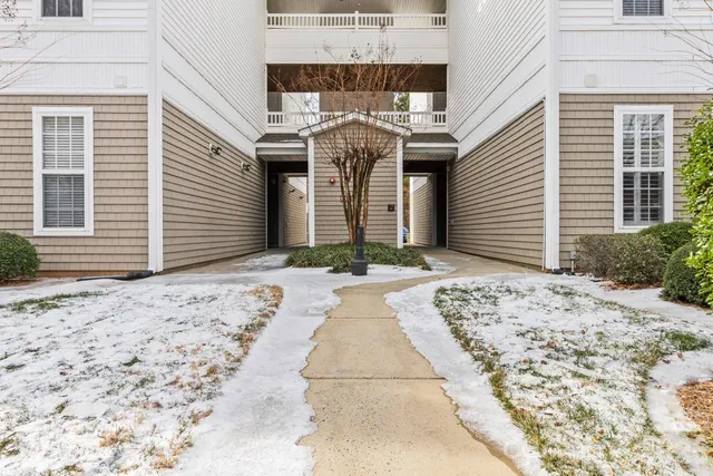 $289,900 | 18001 Delmas Drive, Unit 3C, Cornelius, NC 28031