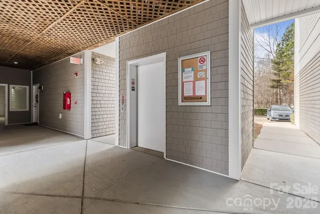 $289,900 | 18001 Delmas Drive, Unit 3C, Cornelius, NC 28031