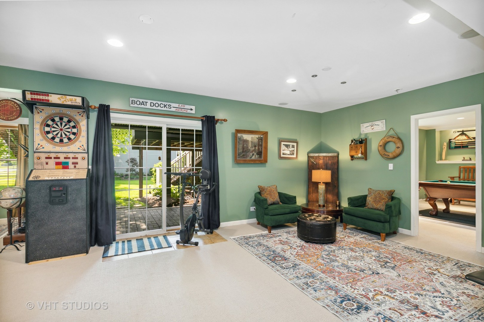 385 Sterling Circle Cary, IL 60013 - Photo 20 of 31 a view of a livingroom with furniture and windows