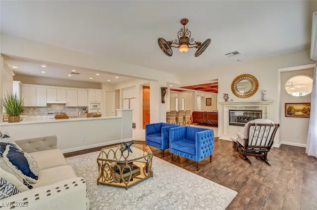 $6,000 | 209 Surtees Point Street, Las Vegas, NV 89144