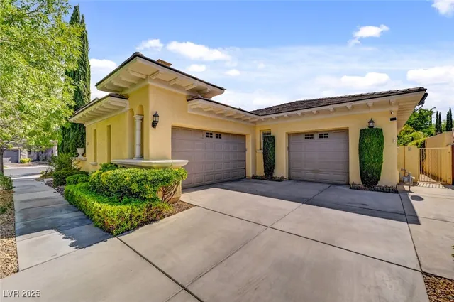 $6,000 | 209 Surtees Point Street, Las Vegas, NV 89144