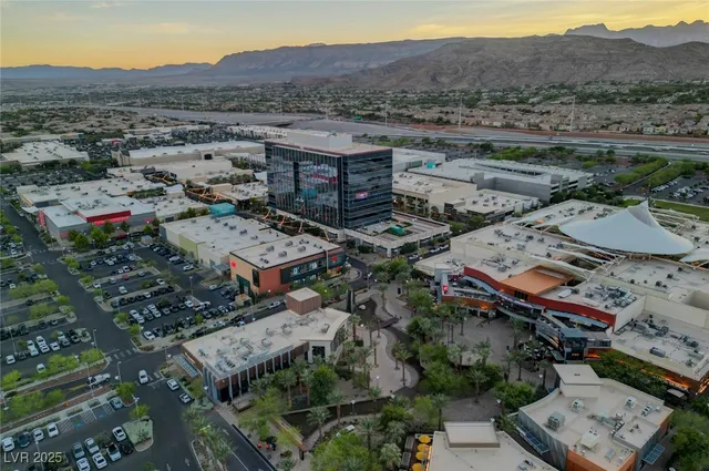 $6,000 | 209 Surtees Point Street, Las Vegas, NV 89144