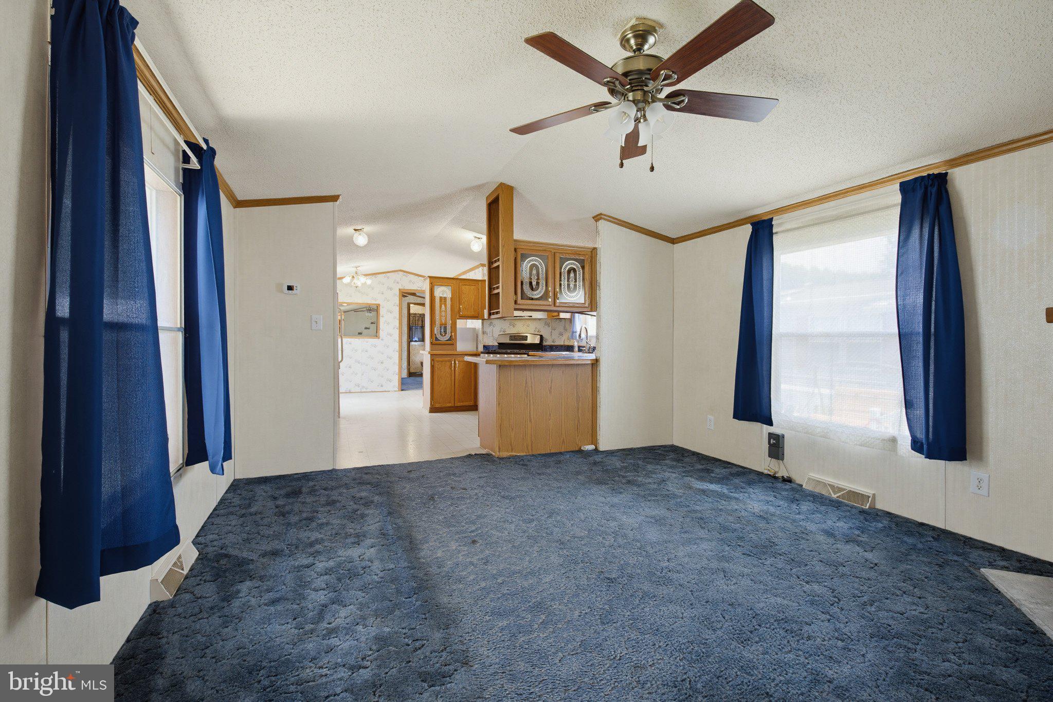 475 Wabash Road Ephrata, PA 17522 - Photo 11 of 33 Spacious living area with natural light.