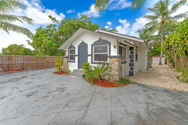$3,100 | 1621 Northwest 55th Street, Miami, FL 33142