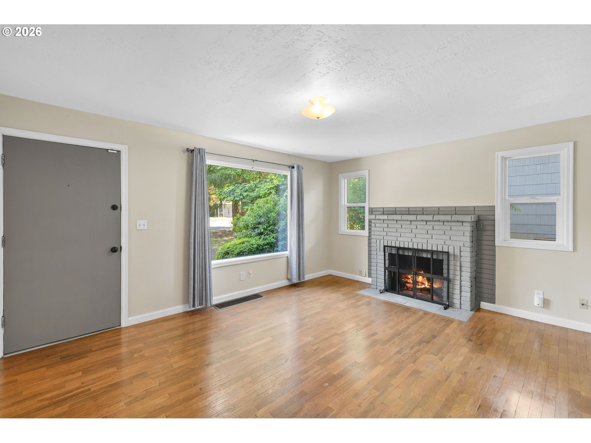 1053 Southeast Barnes Road Gresham, OR 97080 - Photo 4 of 20