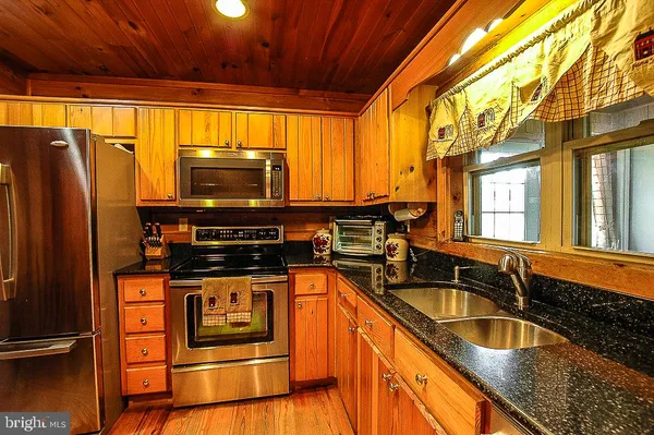 $264,900 | 1755 Cranesville Road, Terra Alta, WV 26764
