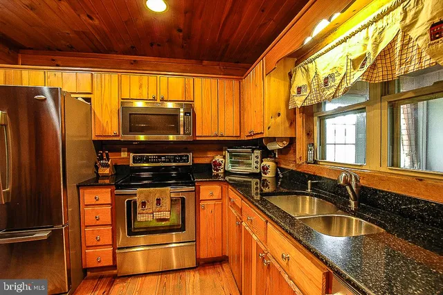 $264,900 | 1755 Cranesville Road, Terra Alta, WV 26764