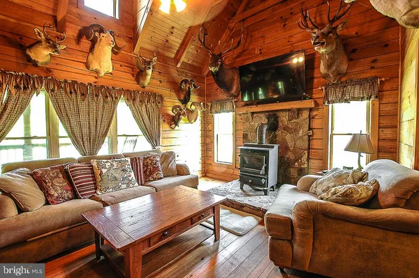 $264,900 | 1755 Cranesville Road, Terra Alta, WV 26764