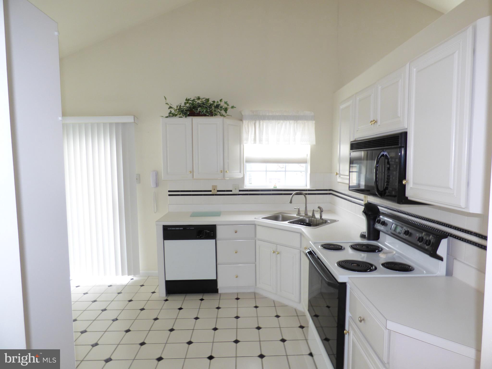 33 Longcross Road Royersford, PA 19468 - Photo 11 of 22 Kttchen