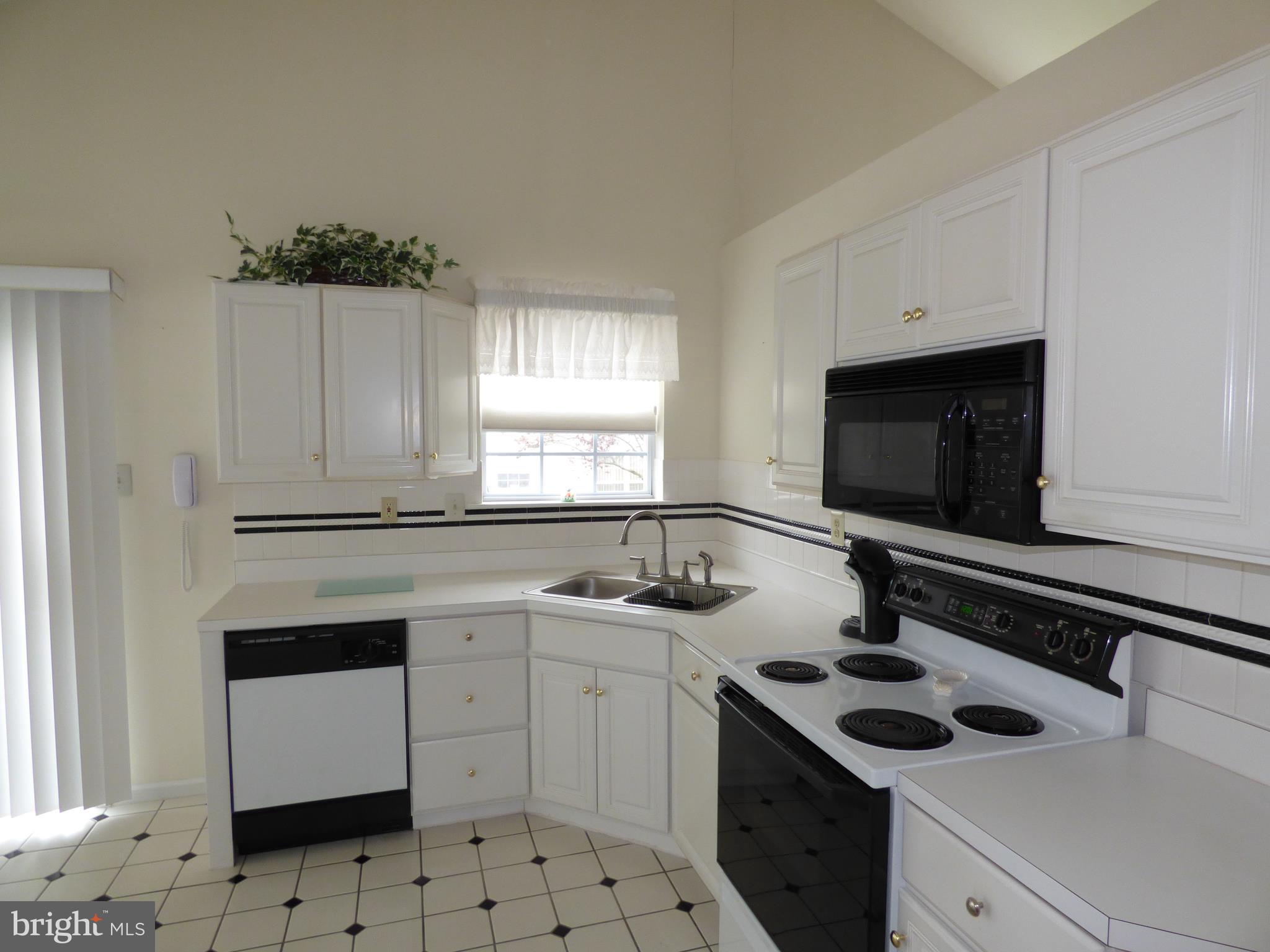 33 Longcross Road Royersford, PA 19468 - Photo 12 of 22 Kttchen