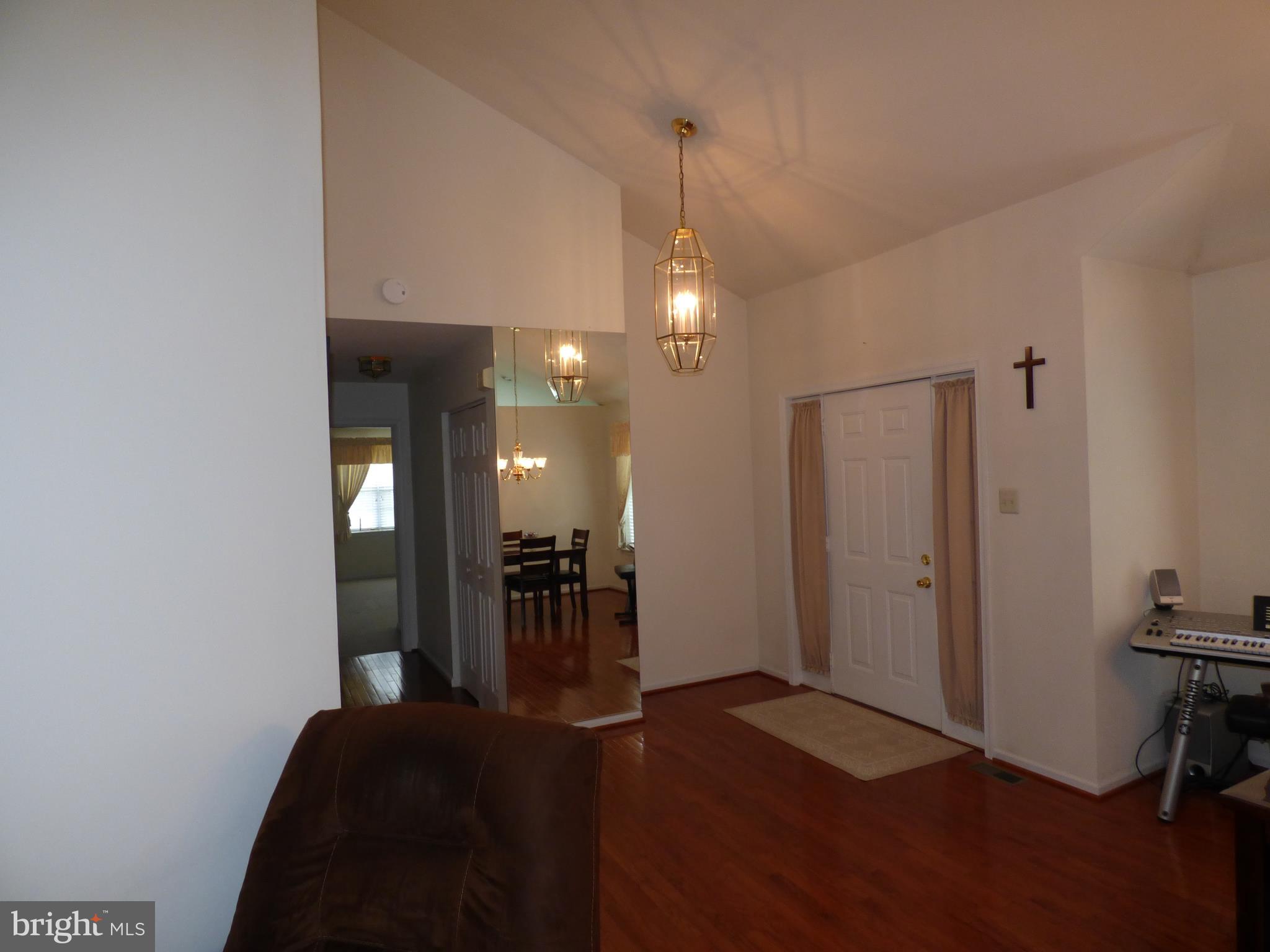 33 Longcross Road Royersford, PA 19468 - Photo 10 of 22 Foyer