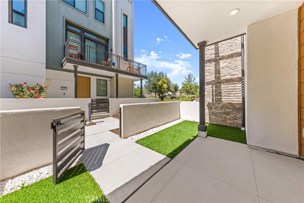 152 Keeper Irvine, CA 92618 - Photo 5 of 51