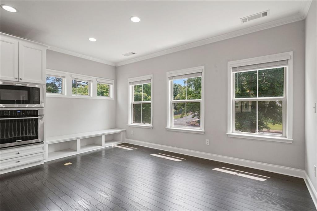 1463 Edgebrook Court Northeast, Unit 14 Atlanta, GA 30329 - Photo 5 of 35