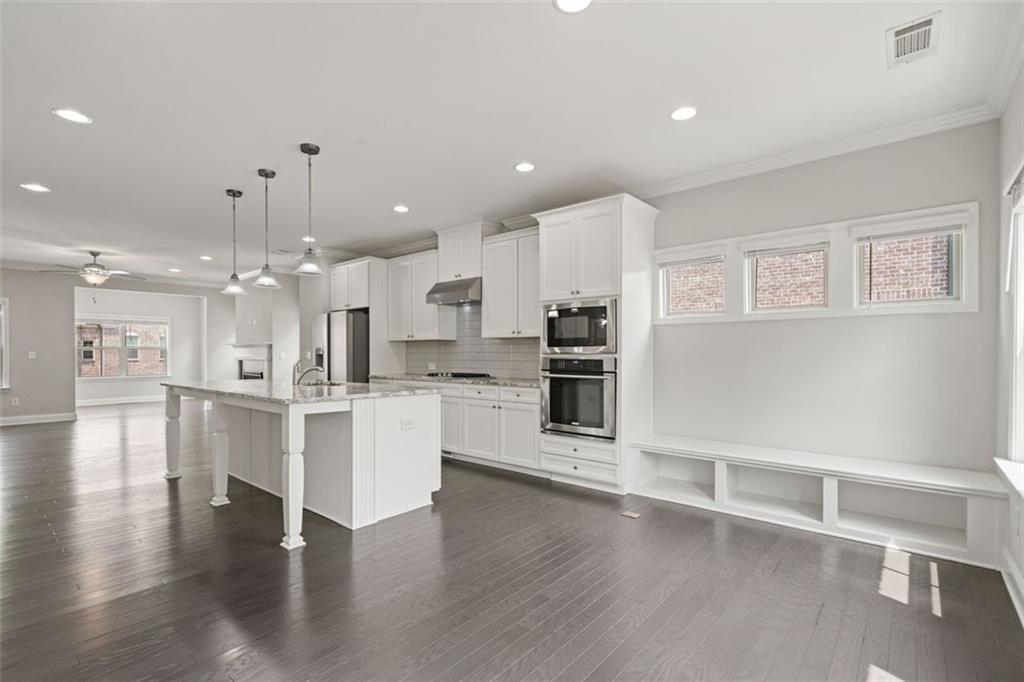 1463 Edgebrook Court Northeast, Unit 14 Atlanta, GA 30329 - Photo 6 of 35