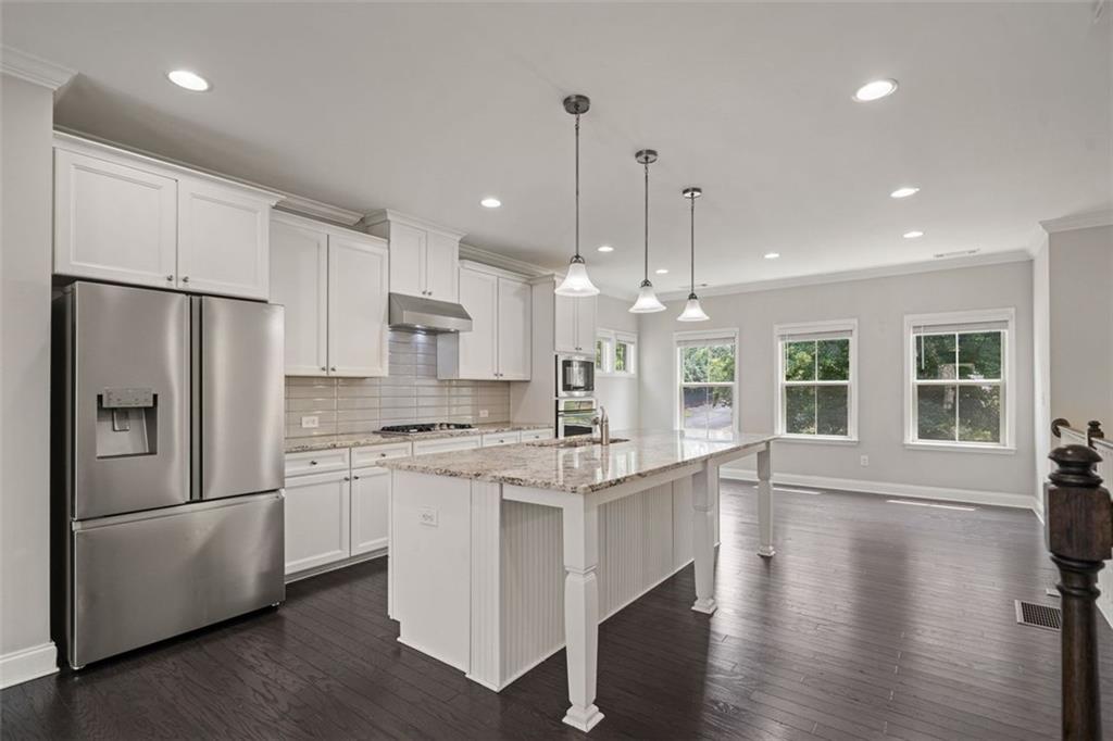 1463 Edgebrook Court Northeast, Unit 14 Atlanta, GA 30329 - Photo 9 of 35