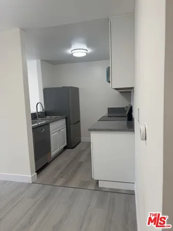 $1,895 | Normandie Avenue, Los Angeles, CA 90004