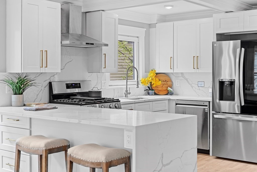 27-1 Central Road, Unit 1 Somerville, MA 02143 - Photo 6 of 41 Gallery Image 6