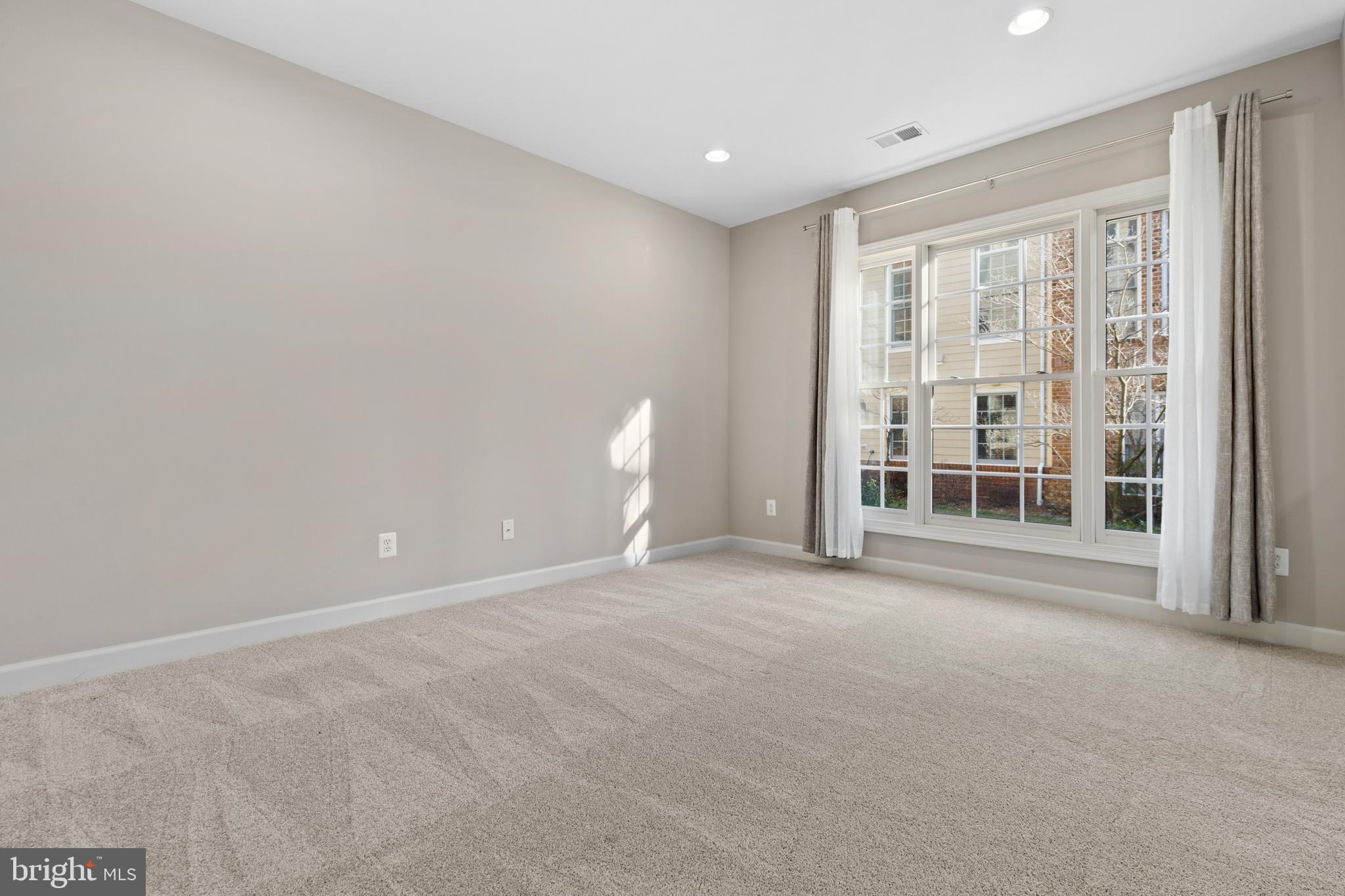 5174 Brawner Place Alexandria, VA 22304 - Photo 6 of 63